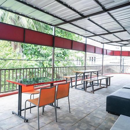 Reddoorz Plus Near Itc Cempaka Mas 2 Jakarta Ngoại thất bức ảnh