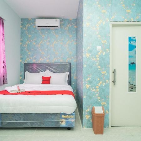 Reddoorz Plus Near Itc Cempaka Mas 2 Jakarta Ngoại thất bức ảnh