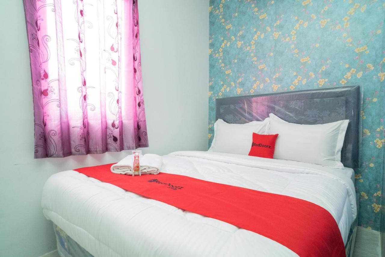 Reddoorz Plus Near Itc Cempaka Mas 2 Jakarta Ngoại thất bức ảnh