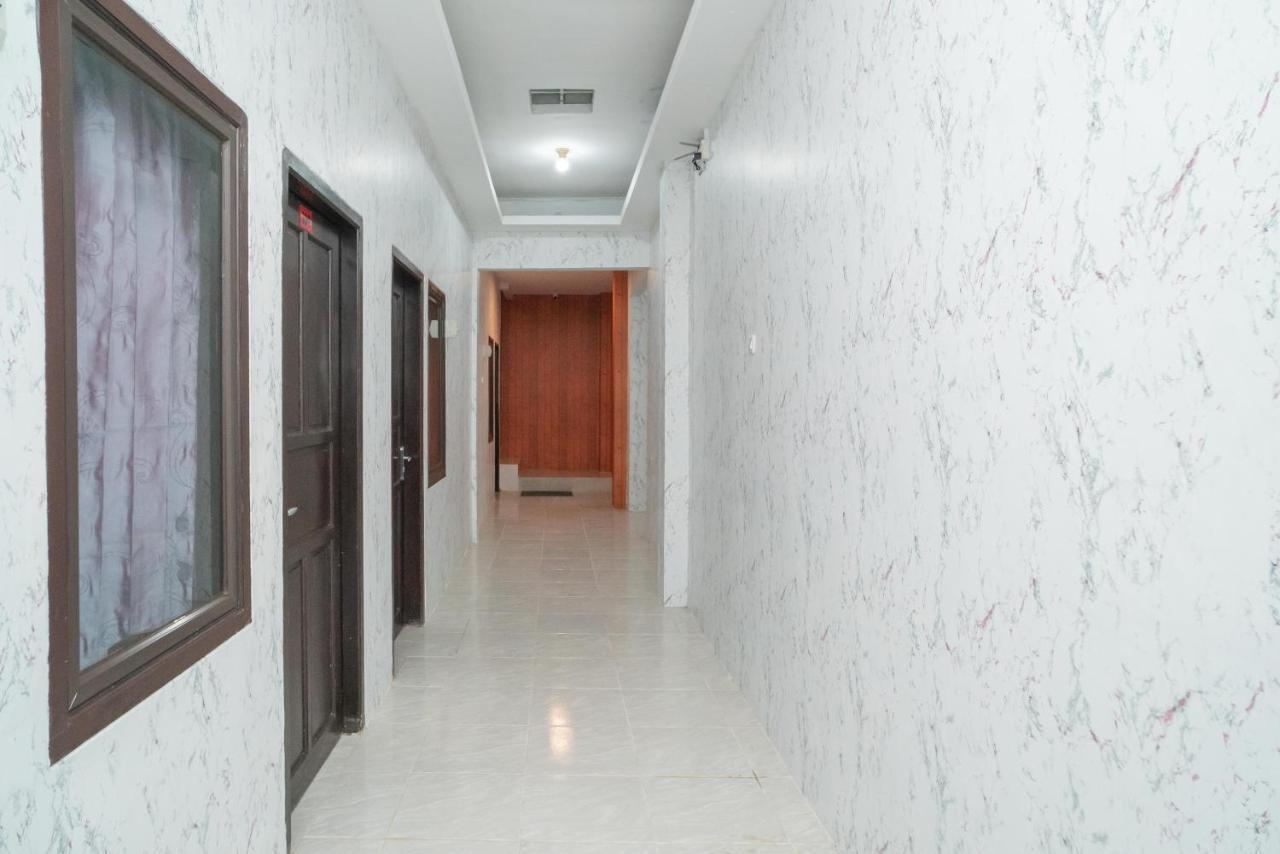 Reddoorz Plus Near Itc Cempaka Mas 2 Jakarta Ngoại thất bức ảnh