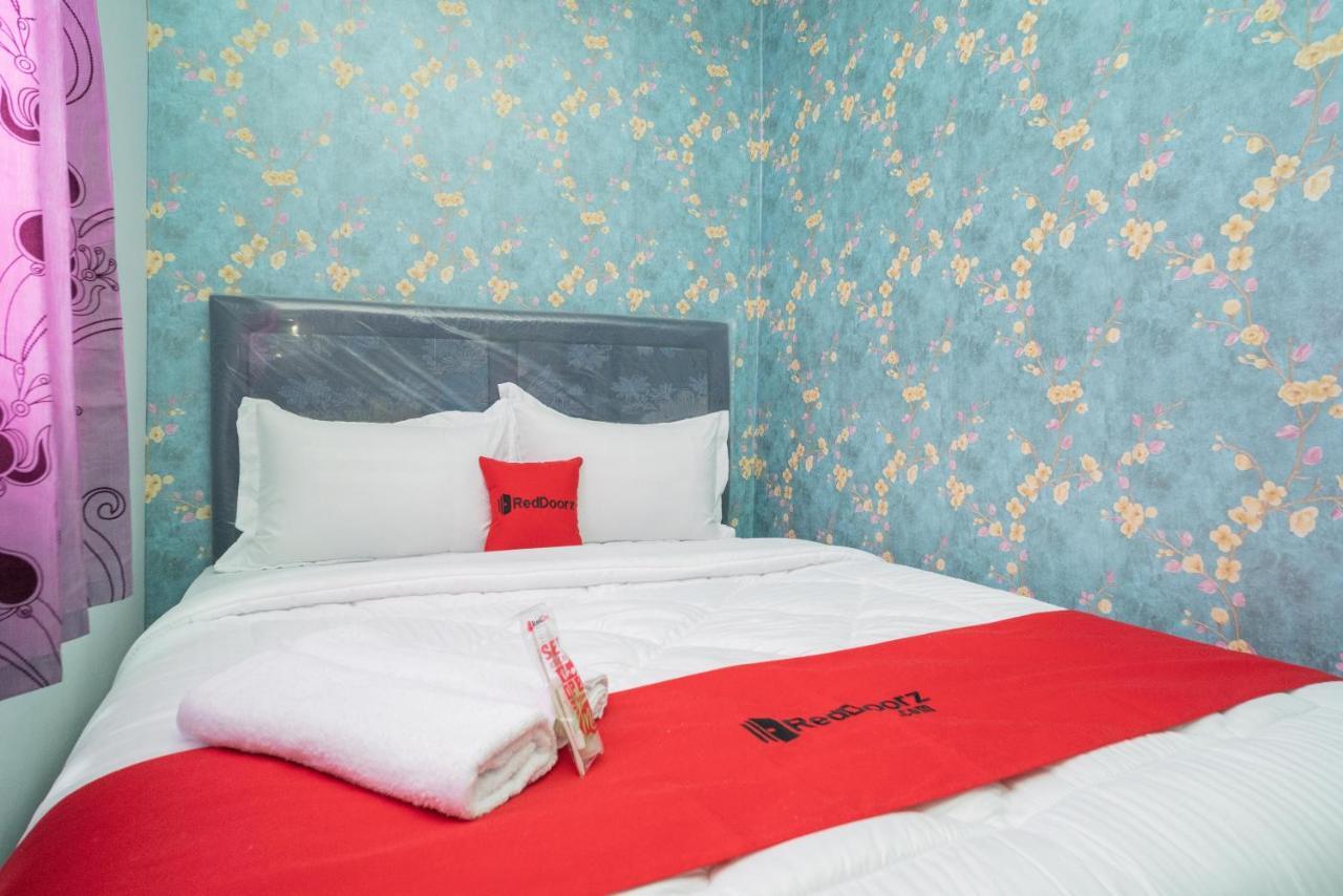 Reddoorz Plus Near Itc Cempaka Mas 2 Jakarta Ngoại thất bức ảnh
