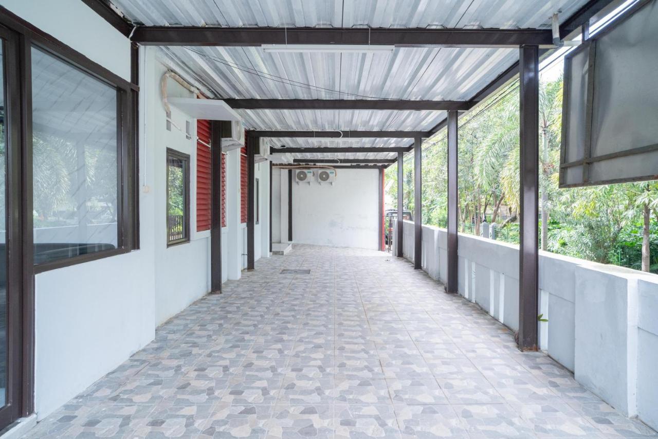 Reddoorz Plus Near Itc Cempaka Mas 2 Jakarta Ngoại thất bức ảnh