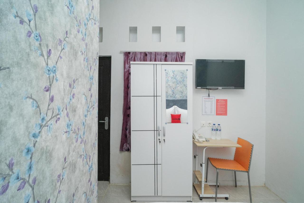 Reddoorz Plus Near Itc Cempaka Mas 2 Jakarta Ngoại thất bức ảnh