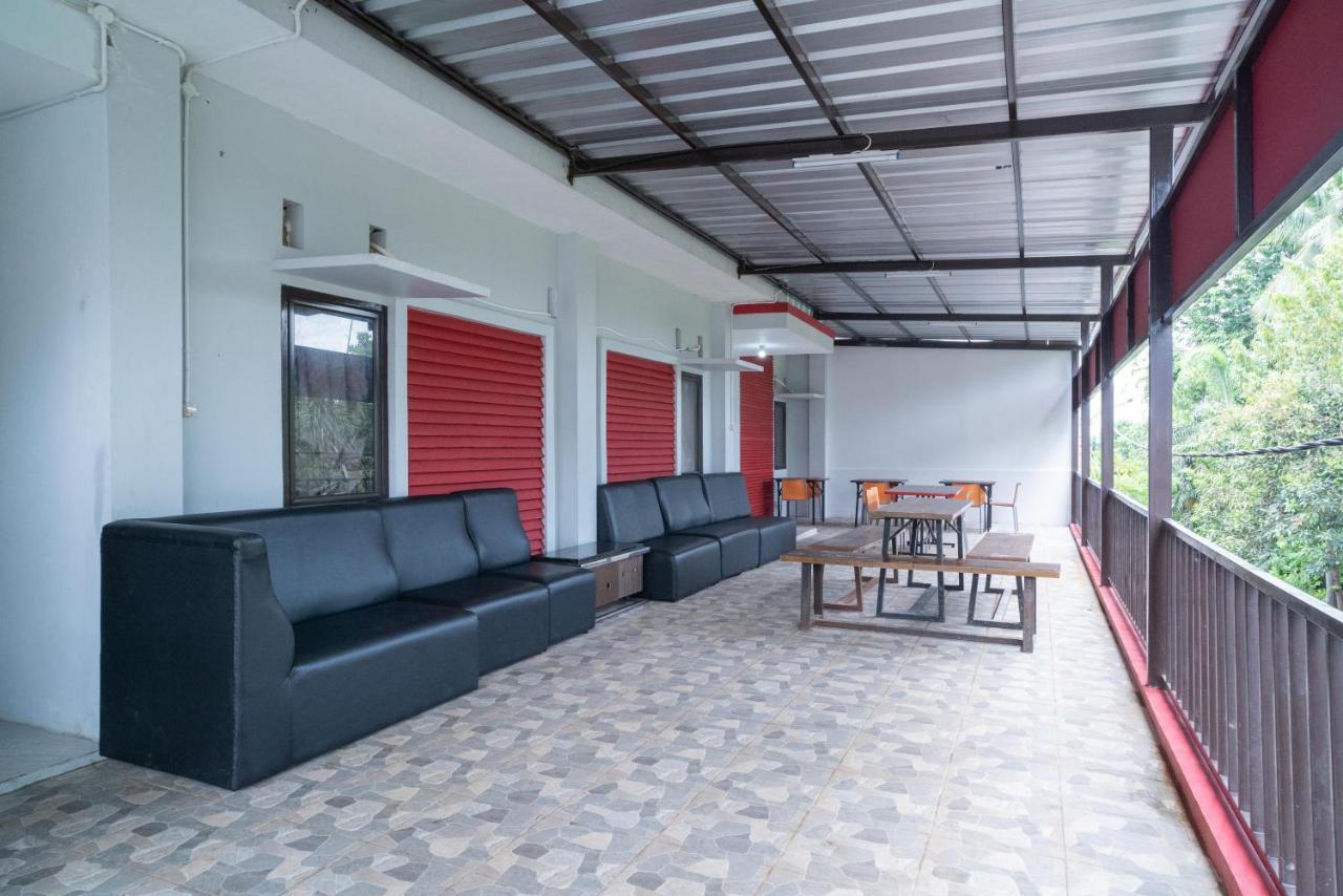 Reddoorz Plus Near Itc Cempaka Mas 2 Jakarta Ngoại thất bức ảnh