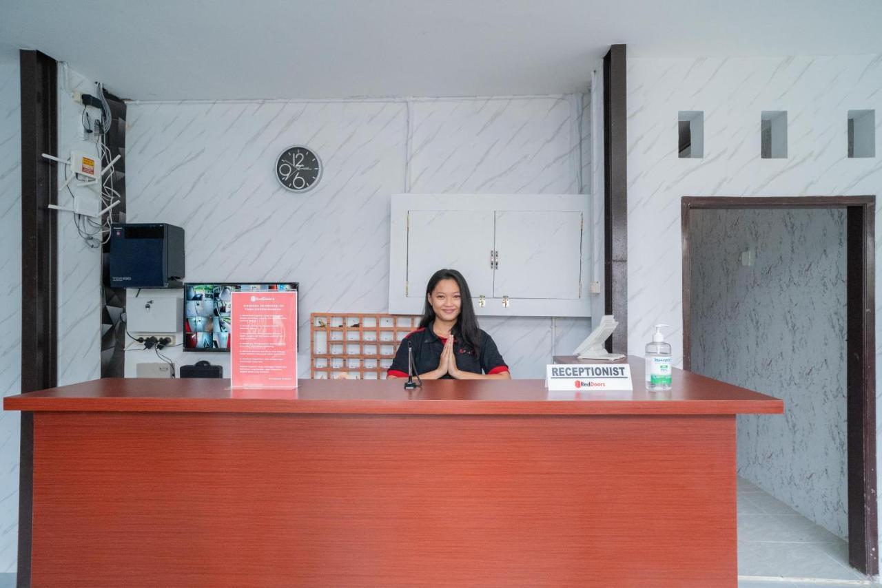Reddoorz Plus Near Itc Cempaka Mas 2 Jakarta Ngoại thất bức ảnh