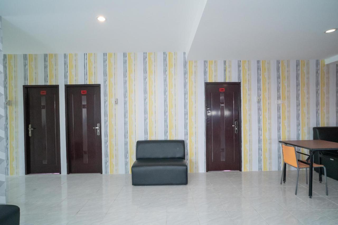 Reddoorz Plus Near Itc Cempaka Mas 2 Jakarta Ngoại thất bức ảnh