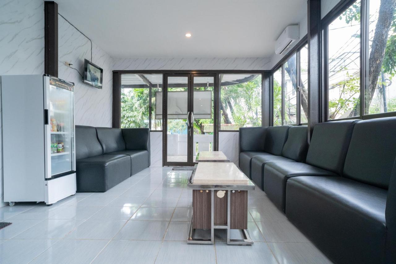 Reddoorz Plus Near Itc Cempaka Mas 2 Jakarta Ngoại thất bức ảnh