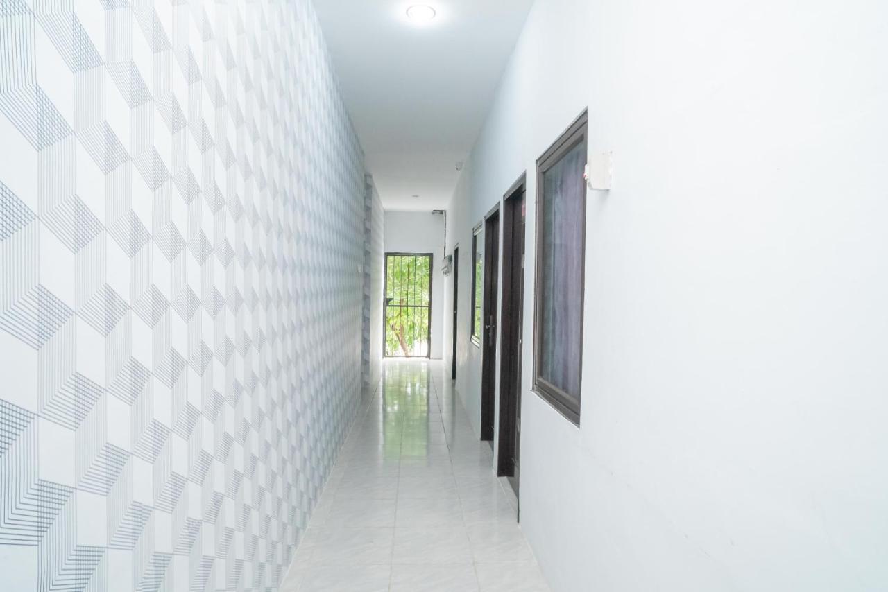 Reddoorz Plus Near Itc Cempaka Mas 2 Jakarta Ngoại thất bức ảnh