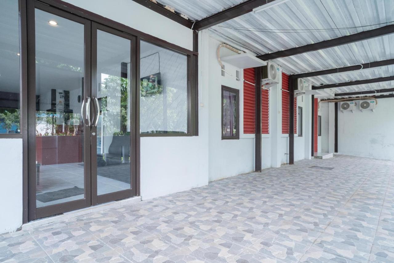 Reddoorz Plus Near Itc Cempaka Mas 2 Jakarta Ngoại thất bức ảnh
