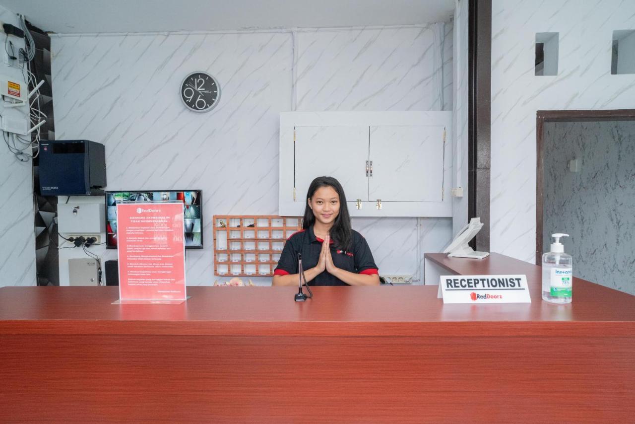 Reddoorz Plus Near Itc Cempaka Mas 2 Jakarta Ngoại thất bức ảnh
