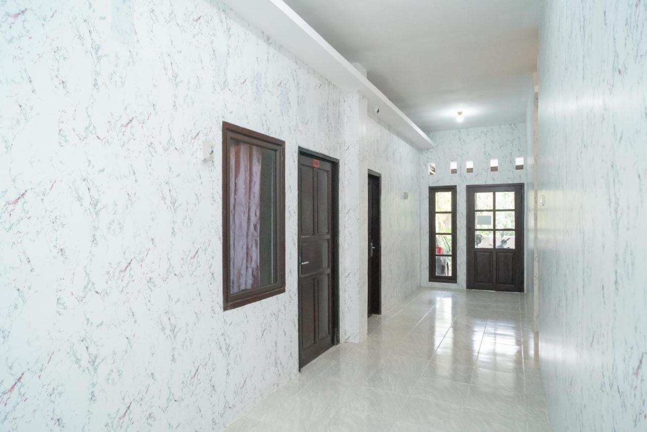 Reddoorz Plus Near Itc Cempaka Mas 2 Jakarta Ngoại thất bức ảnh