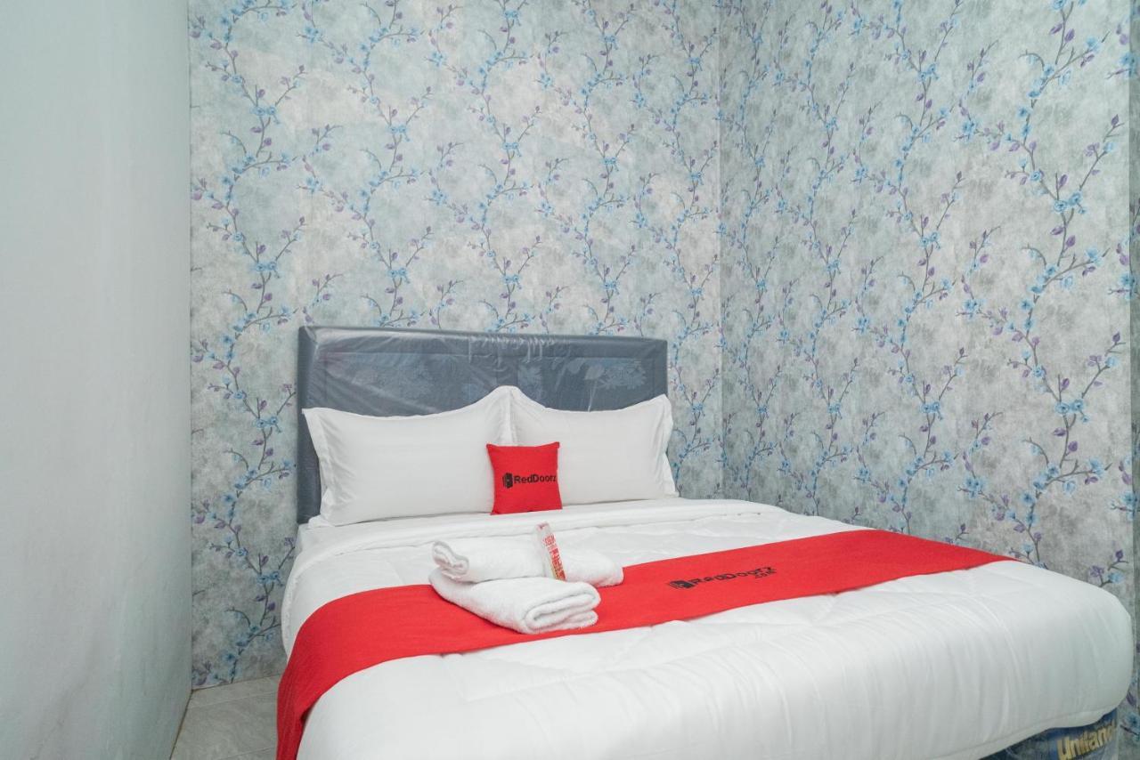 Reddoorz Plus Near Itc Cempaka Mas 2 Jakarta Ngoại thất bức ảnh